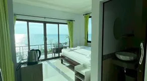 Silver Beach Bungalow - Image 2