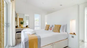 Henfields Country Retreat - Image 2