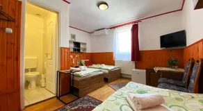 Franc Llagami - Rooms - Image 4