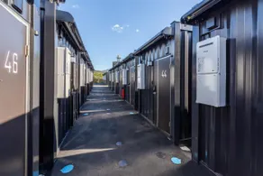 HOTEL R9 The Yard Iwakunikugainter - Image 4