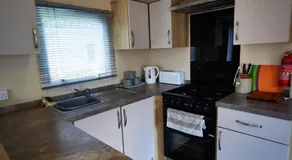 Willows Lodge with self contained garden - Image 2