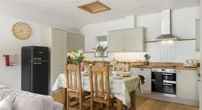 Grooms Cottage - Image 3