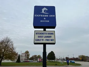 Express Inn & Suites - Image 3