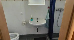 Erdgeschoss Wohnung nahe Flughafen - Image 4