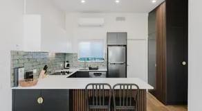 Palm Beach Villas by Rockingham Apartments - Image 2