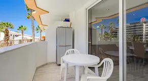Un dormitorio en Playa de las Américas - Image 4
