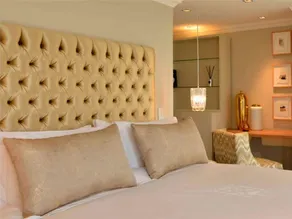 Cape Royale Luxury Apartment - Image 4