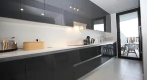 Designhus med privat pool, precis vid golfbanan - Image 3