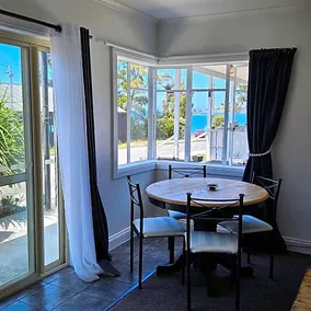 Smugglers Rest Apartments - Image 2