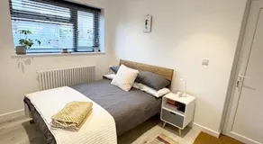En-Suite Retreat in Bowerhill - Image 3