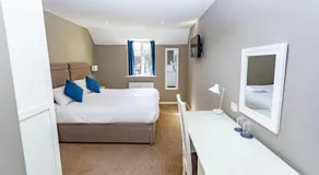The Thatch Inn - Image 2