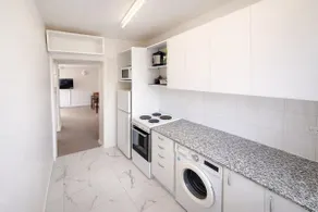 Sydney Harbour Side Waterfront Apartment - Image 4