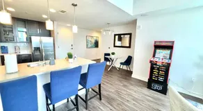 Executive 3BR Buckhead PenthousePoolBalconyWalk to Lenox,Phipps Plaza & Marta - Image 4