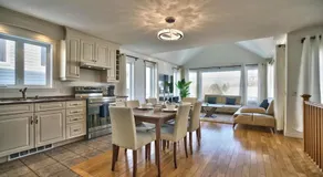 Dynamite 2-Bedroom House, Garage, Sleeps 6 - Image 3