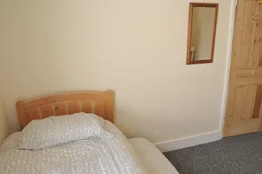 Clifton Road - Image 4