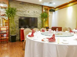 Shaanxi Business Hotel - Image 4