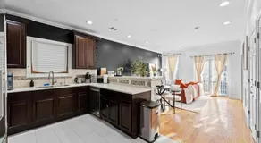 Modern Haven Near PATH NYC in 20 mins 12 PPL - Image 4