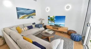 Seacliff Beach Retreat Lux, Modern, Seaviews, 3BR, Balcony - Image 2