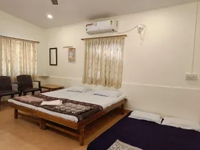 Viki Holiday Home - 3 Bedroom AC Bungalow - Image 2