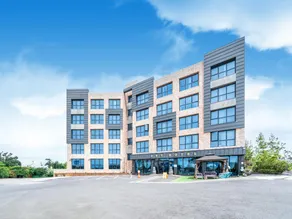 Sky Hotel - Image 4