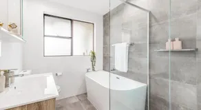 2BR Cronulla Water Views & Free Parking - Image 2