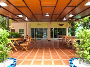 Ampan Resort & Apartment - Image 5