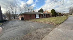 Newly Renovated Gem Fenced Backyard 2 Full Baths - Image 4