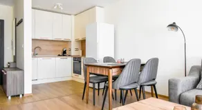 Contemporary City Stay by Flat Mаnager - Image 2