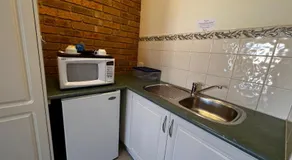 RiverPark Motel - Image 5
