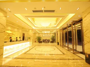 Zhonglian Harbor Hotel - Image 2