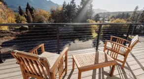 Modern Gorge Retreat Steps from River & Hiking - Image 5