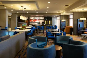 Courtyard by Marriott Bloomington - Image 2