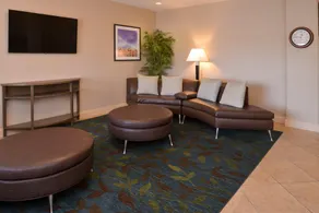 Candlewood Suites Bloomington-Normal By IHG - Image 5