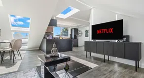 Modern 2 Bedroom Apartment Free Parking - Image 3