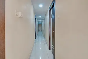 OYO The Hangout Residency Inn - Image 5