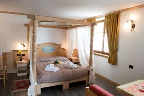 Hotel 2000 - Image 5