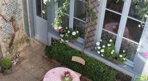Duplex Little Cottage - Image 3