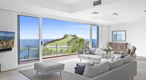 Amazing Views, Luxury Apartment, Easy Walk To Terrigal Village - Image 2