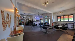 Broadway Hotel - Image 3