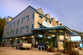 Seabox Khaolak Hostel - Image 4