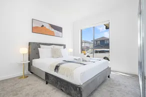 Leppington 5Br house near Woolworths/ Tran station - Image 2