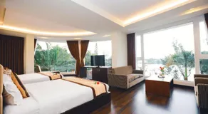 International Hotel - Image 2