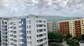 Turquoise and Magenta Apartments - Image 3