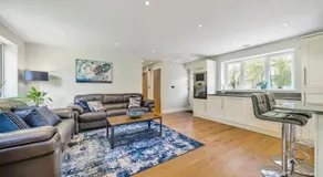 Country cottage & Tennis court - Image 5