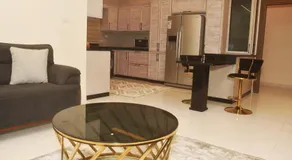 شقة مفروشة مع ساحة خارجية قرب دوار اليوسفي - Image 2