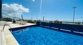 Apartamento com varanda e vista para o mar, em frente à praia de Caiobá - Image 3