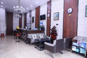 Home Inn - Huayi Select Hotel - Yangquanqingdao Road Wanda Center - Image 4