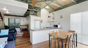 BEACHBREAK - 100m to beach - sleeps 6 - Image 4