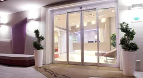 L'Hotel - Image 3