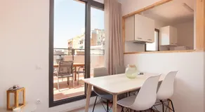 Click&Flat Europa Fira Apartments - Image 4